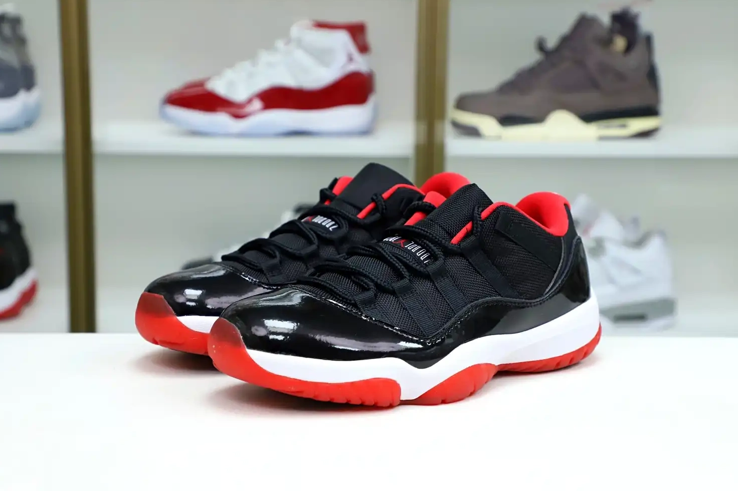 Kimikick 11 LOW JORDAN BRED RETRO AIR 0811
